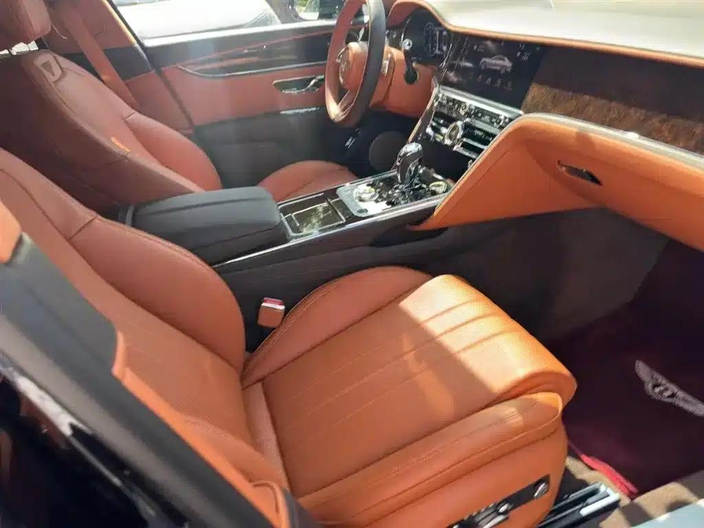 Flying Spur 2024 4.0T V8 Standard Edition — миниатюра 6