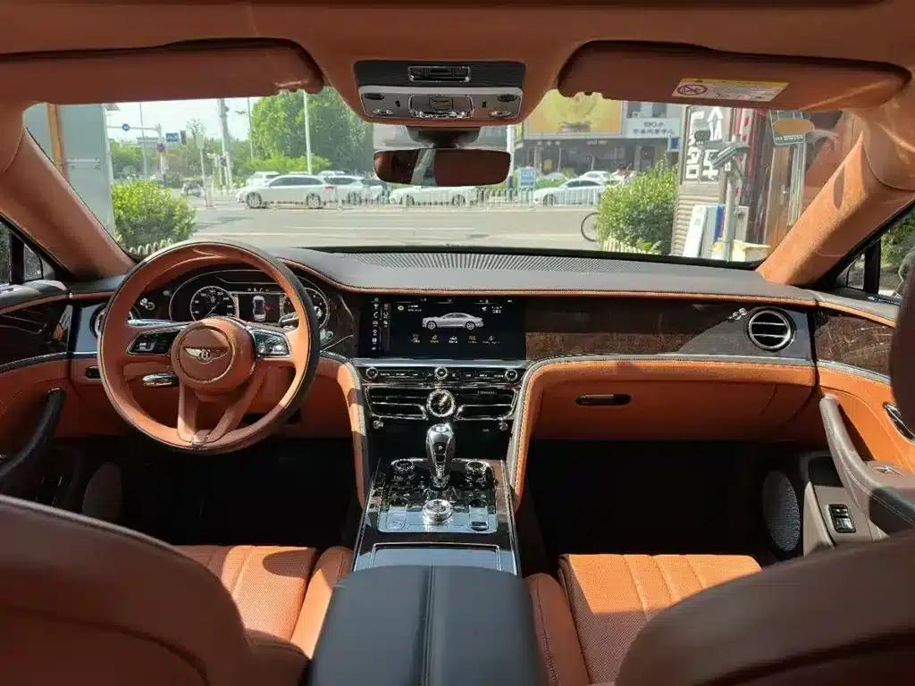 Flying Spur 2024 4.0T V8 Standard Edition — миниатюра 8