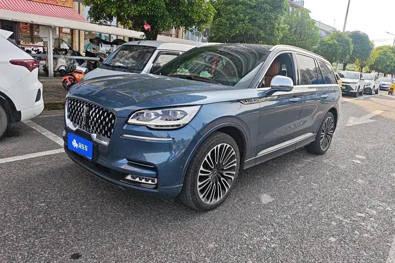 2021 Aviator 3.0T V6 AWD Presidential Edition — миниатюра 1