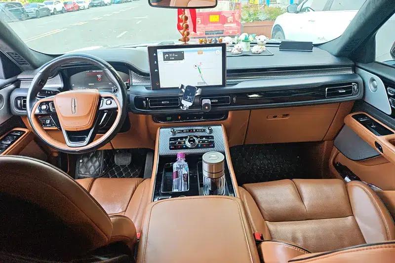 2021 Aviator 3.0T V6 AWD Presidential Edition — миниатюра 13