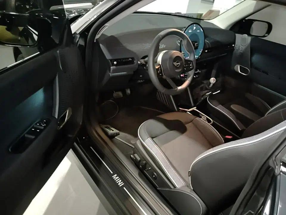 MINI Electric COOPER 2024 452km COOPER SE Artist — миниатюра 18
