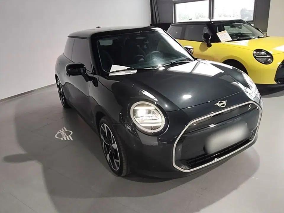 MINI Electric COOPER 2024 452km COOPER SE Artist — миниатюра 3
