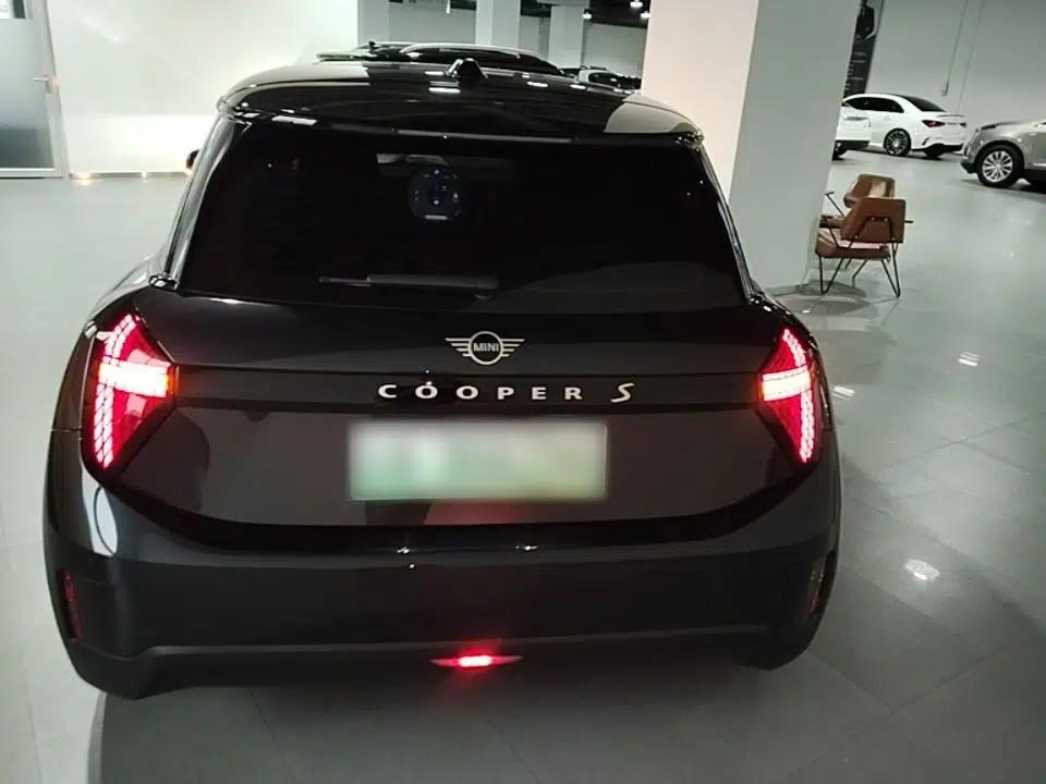 MINI Electric COOPER 2024 452km COOPER SE Artist — миниатюра 5