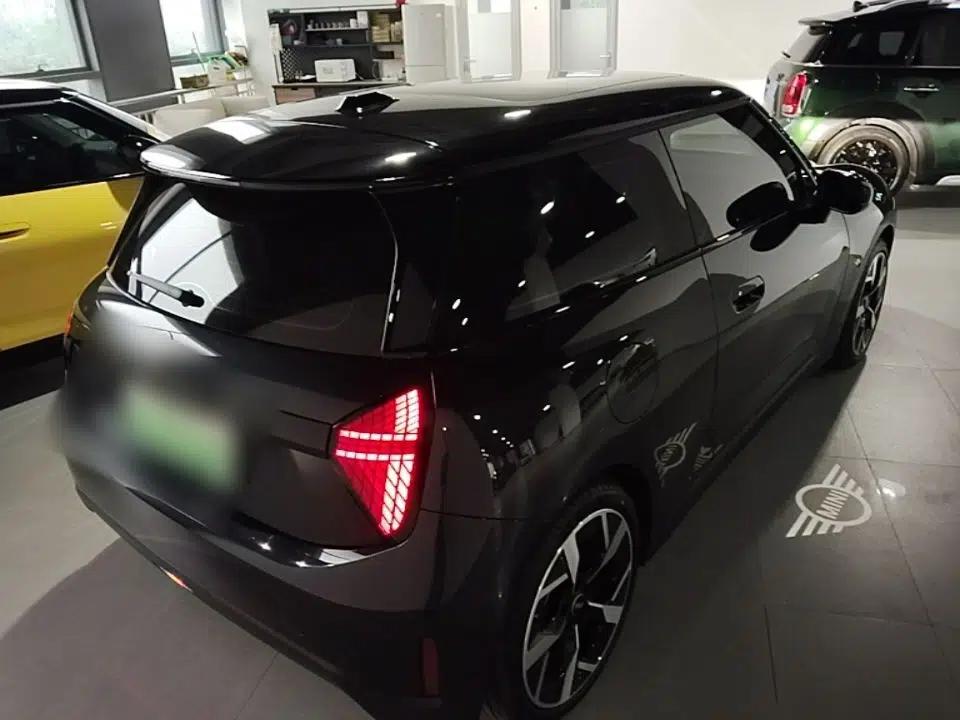 MINI Electric COOPER 2024 452km COOPER SE Artist — миниатюра 6