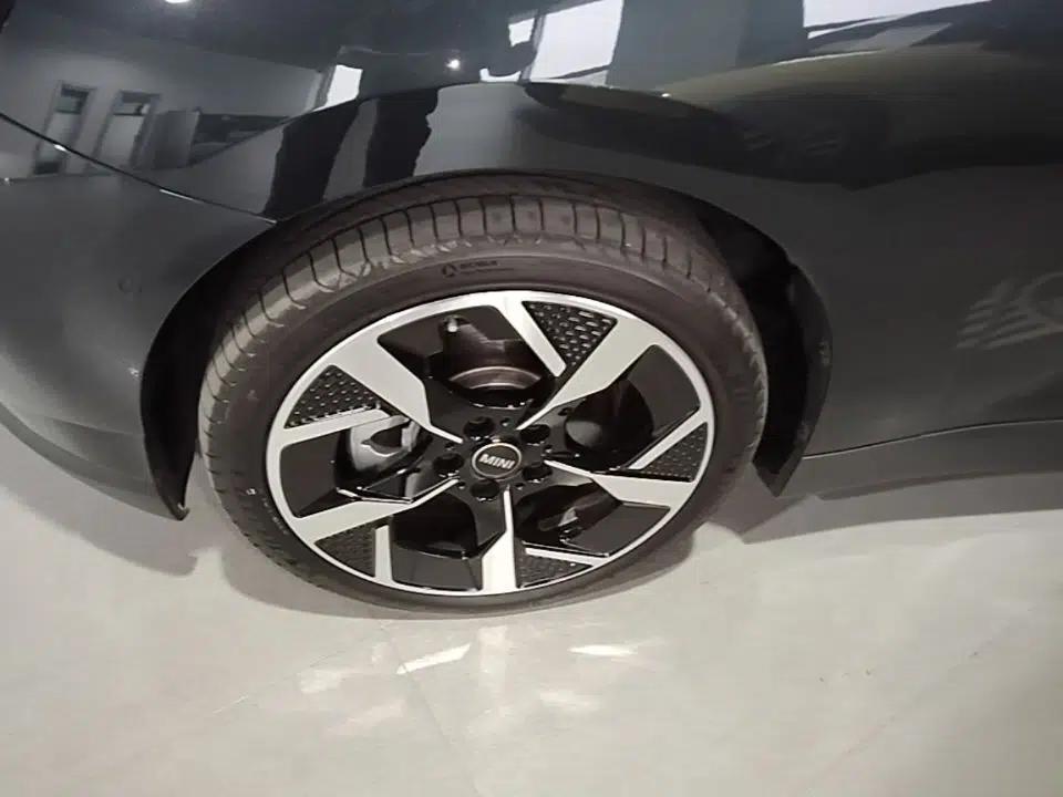 MINI Electric COOPER 2024 452km COOPER SE Artist — миниатюра 10
