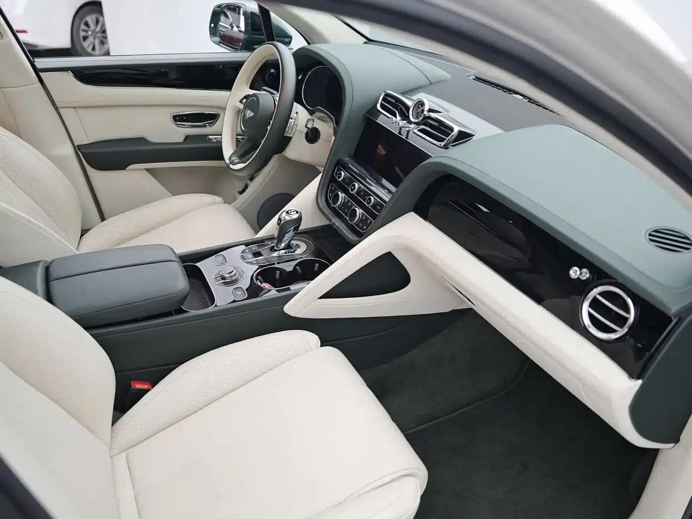 Bentayga 2021 4.0T V8 — миниатюра 9