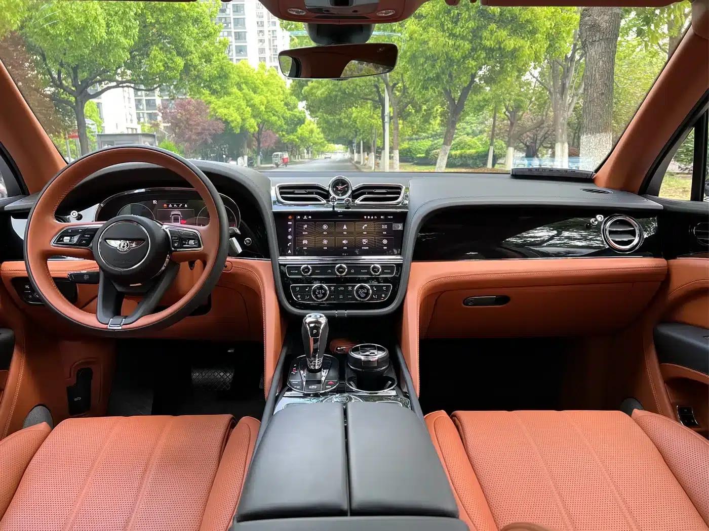 Bentayga 2022 4.0T V8 — миниатюра 7