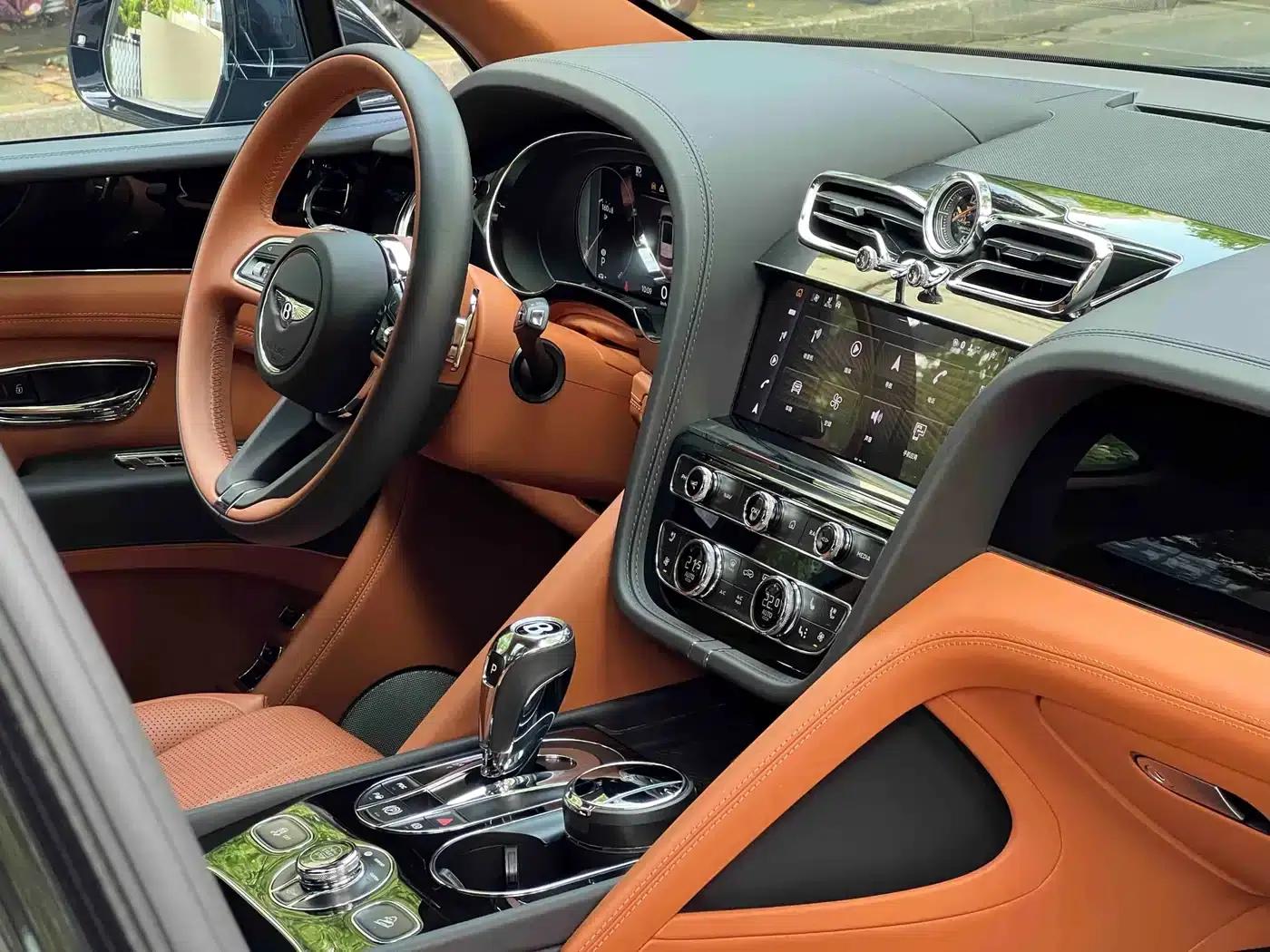 Bentayga 2022 4.0T V8 — миниатюра 10