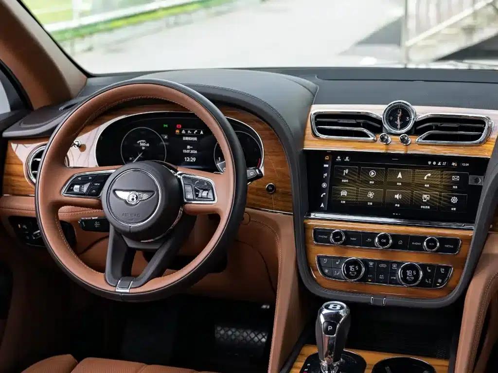 Bentayga 2021 4.0T V8 — миниатюра 11
