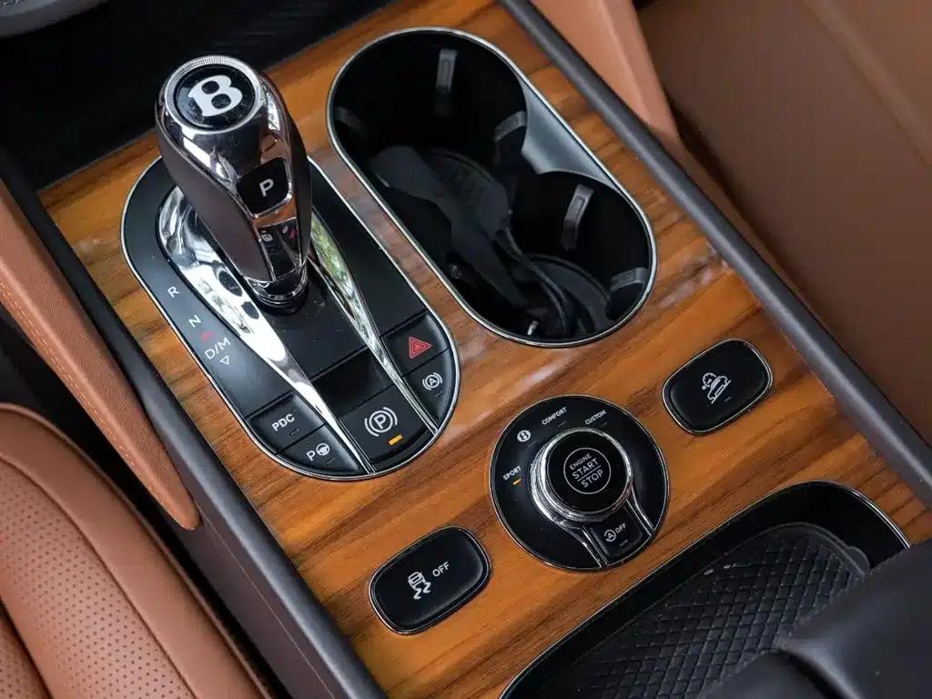 Bentayga 2021 4.0T V8 — миниатюра 15