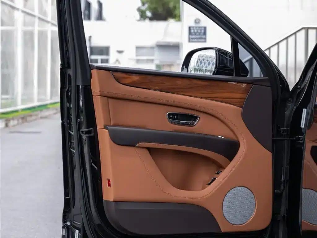 Bentayga 2021 4.0T V8 — миниатюра 16