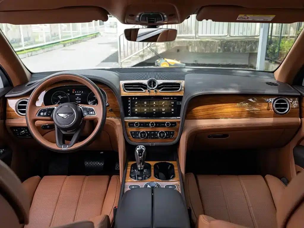 Bentayga 2021 4.0T V8 — миниатюра 10