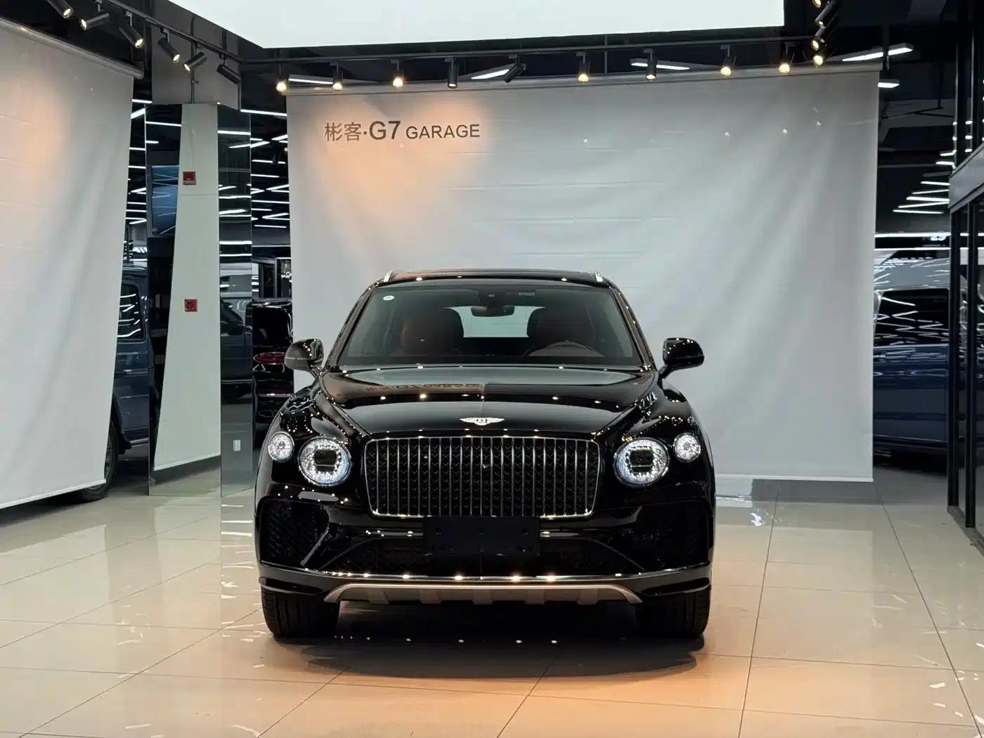 Bentayga 2024 4.0T V8 Long Wheelbase — миниатюра 2