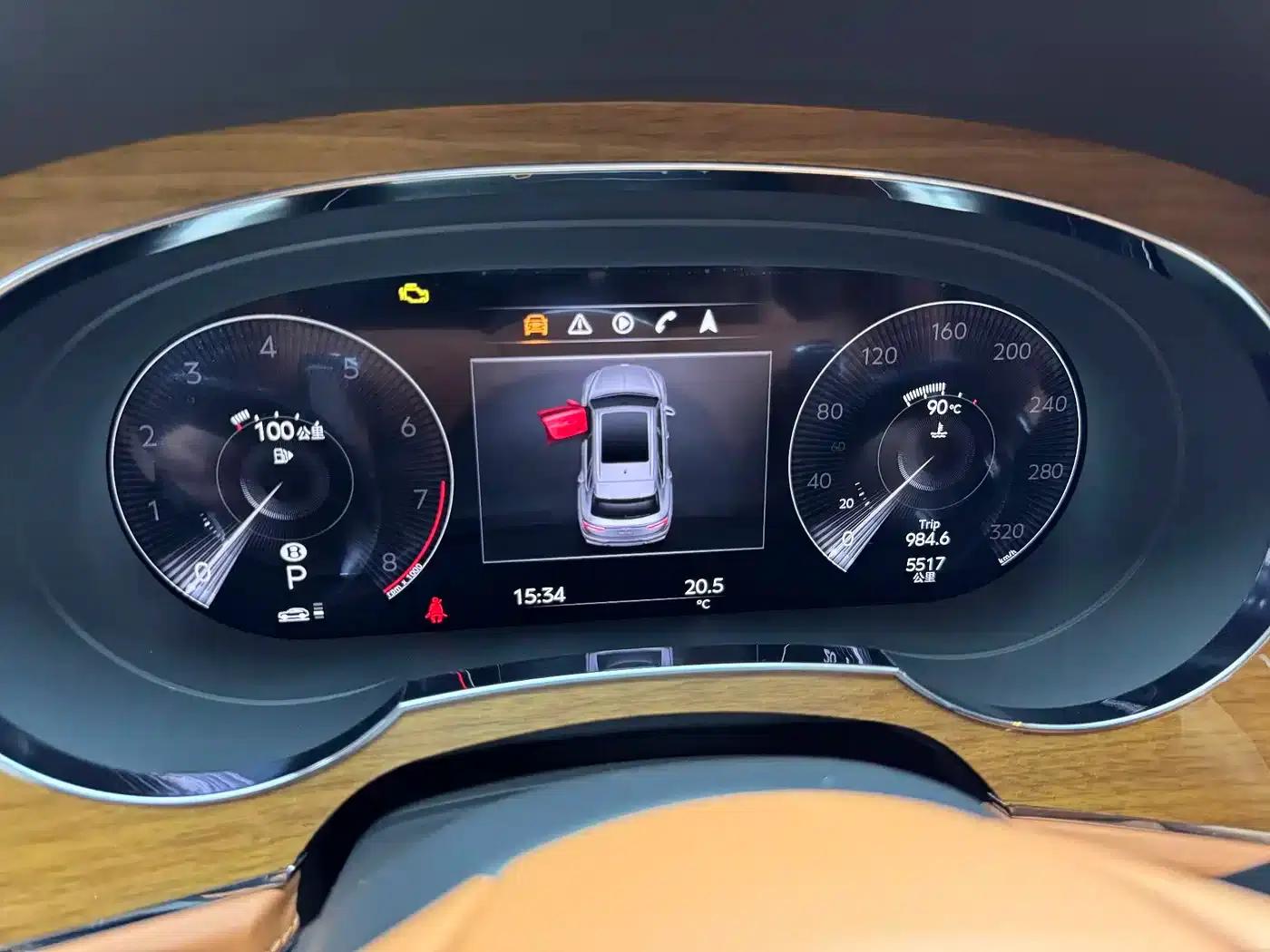 Bentayga 2024 4.0T V8 Long Wheelbase — миниатюра 28
