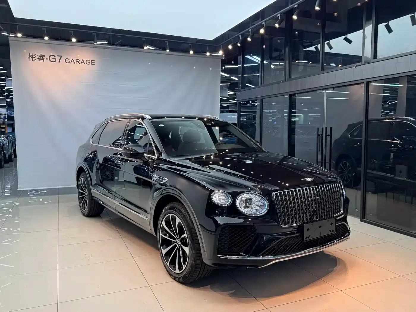 Bentayga 2024 4.0T V8 Long Wheelbase — миниатюра 4