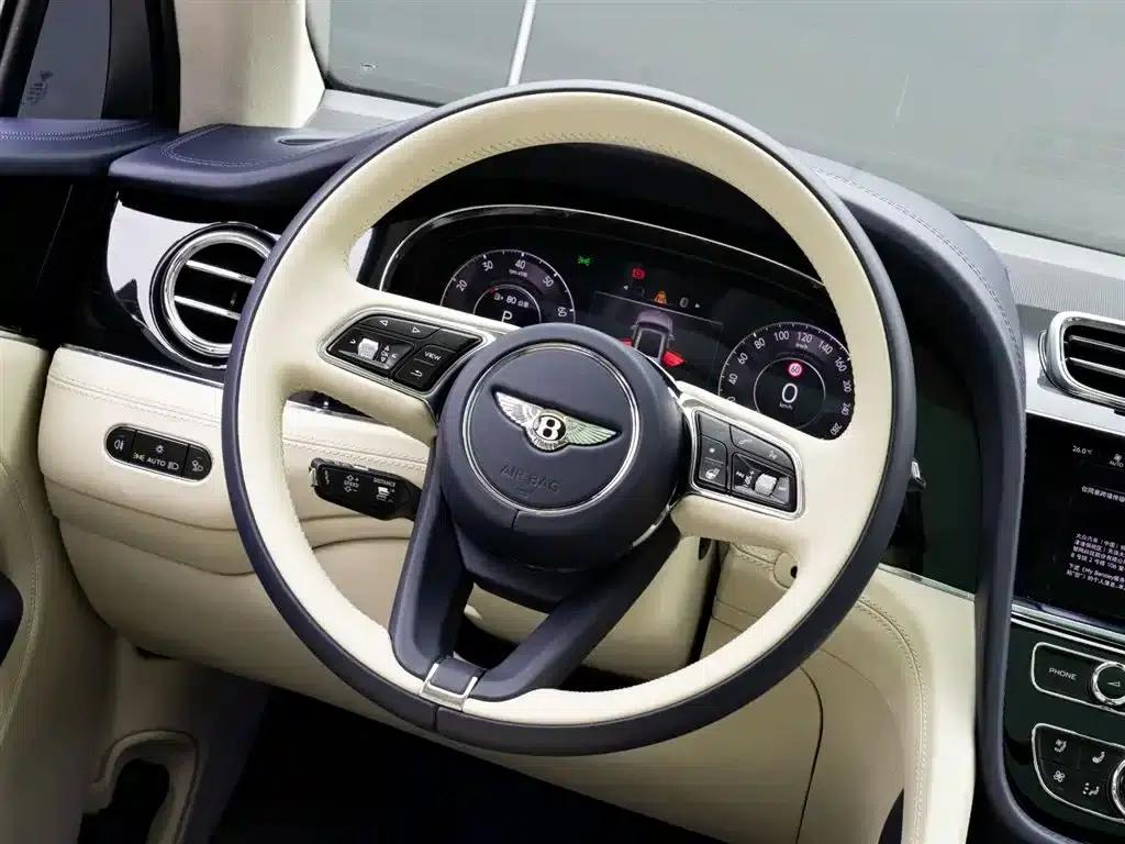 Bentayga 2024 4.0T V8 — миниатюра 17