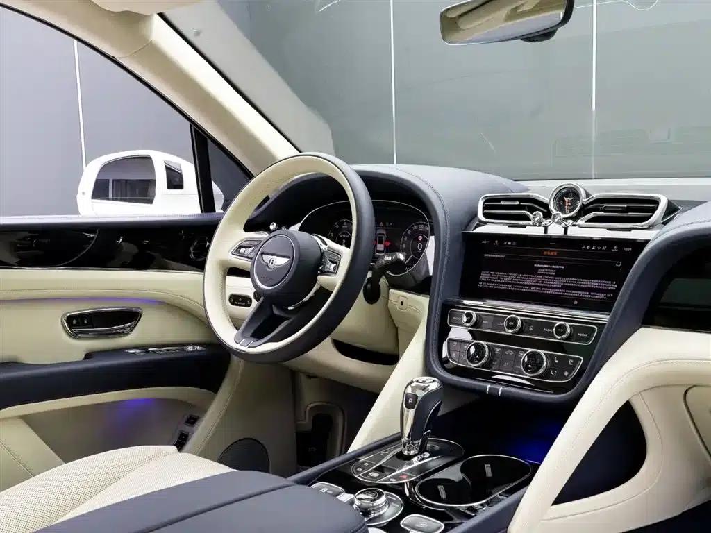 Bentayga 2024 4.0T V8 — миниатюра 18