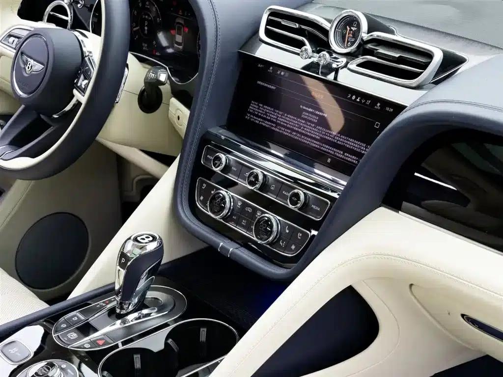 Bentayga 2024 4.0T V8 — миниатюра 19
