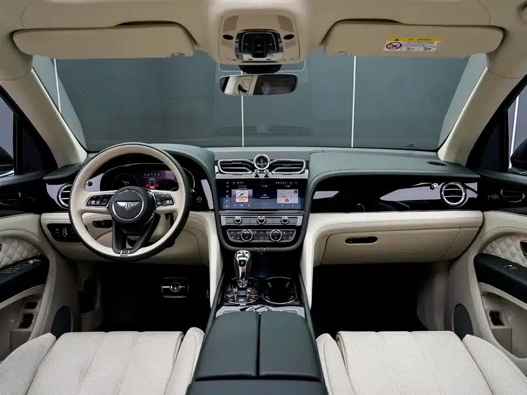 Bentayga 2022 4.0T V8 — миниатюра 13