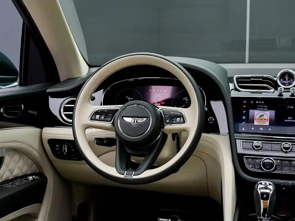 Bentayga 2022 4.0T V8 — миниатюра 14