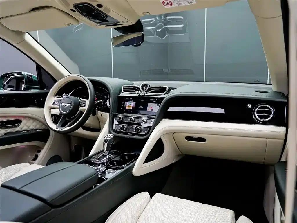 Bentayga 2022 4.0T V8 — миниатюра 16