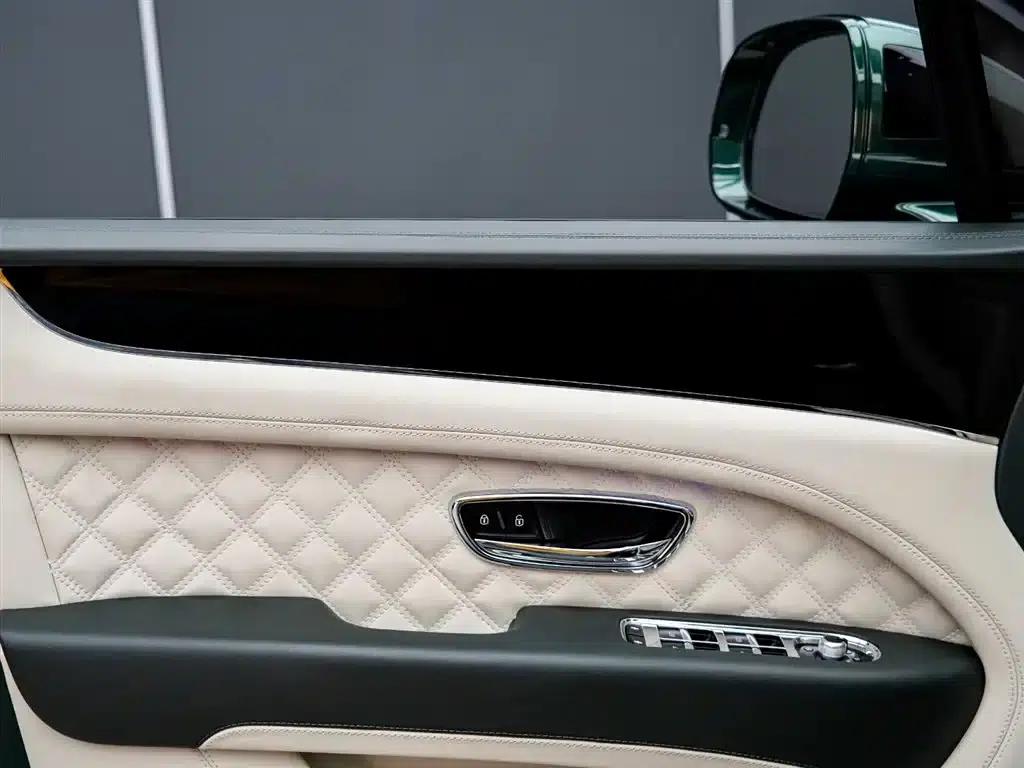 Bentayga 2022 4.0T V8 — миниатюра 8