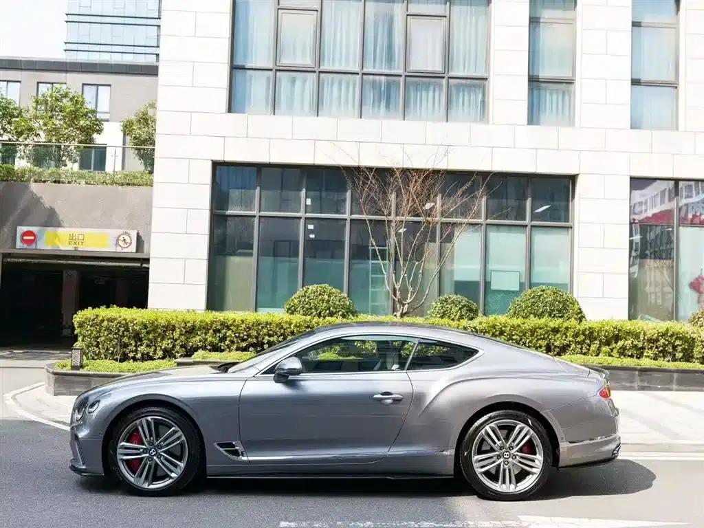 2022 Continental 4.0T GT V8 — миниатюра 2