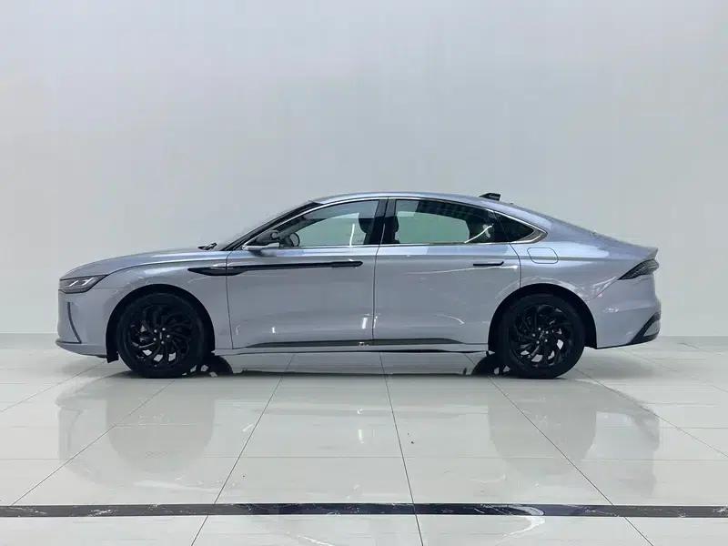 Lincoln Z 2024 2.0T Two-Wheel Drive Premium Hybrid — миниатюра 4