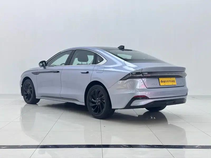 Lincoln Z 2024 2.0T Two-Wheel Drive Premium Hybrid — миниатюра 5
