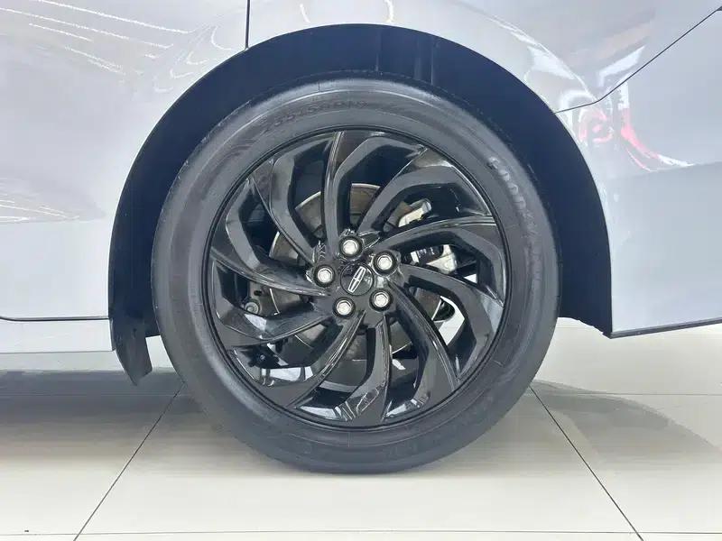 Lincoln Z 2024 2.0T Two-Wheel Drive Premium Hybrid — миниатюра 9