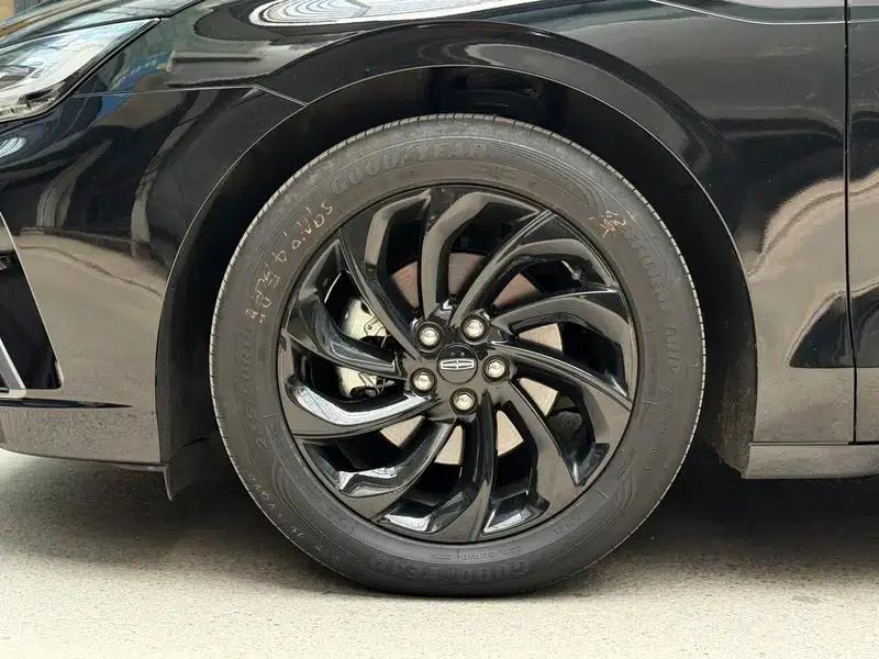 Lincoln Z 2025 2.0T Two-Wheel Drive Premium Hybrid — миниатюра 11