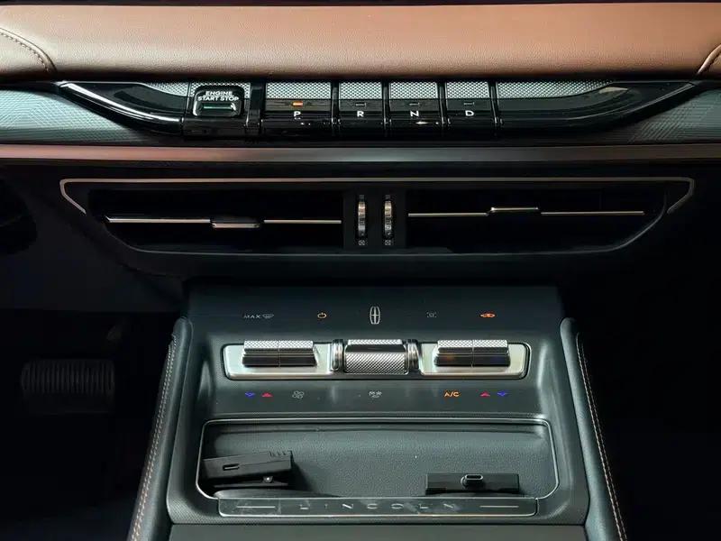 Lincoln Z 2025 2.0T Two-Wheel Drive Premium Hybrid — миниатюра 12