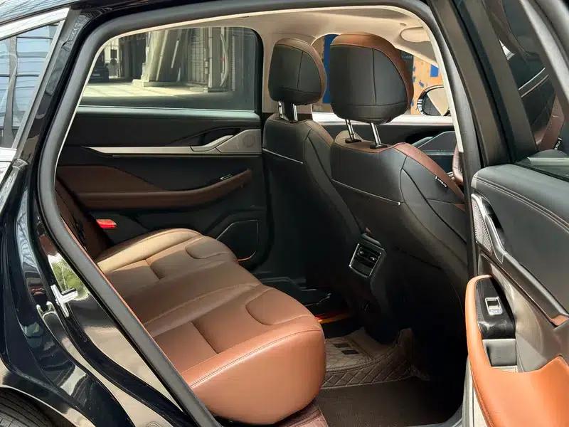 Lincoln Z 2025 2.0T Two-Wheel Drive Premium Hybrid — миниатюра 24