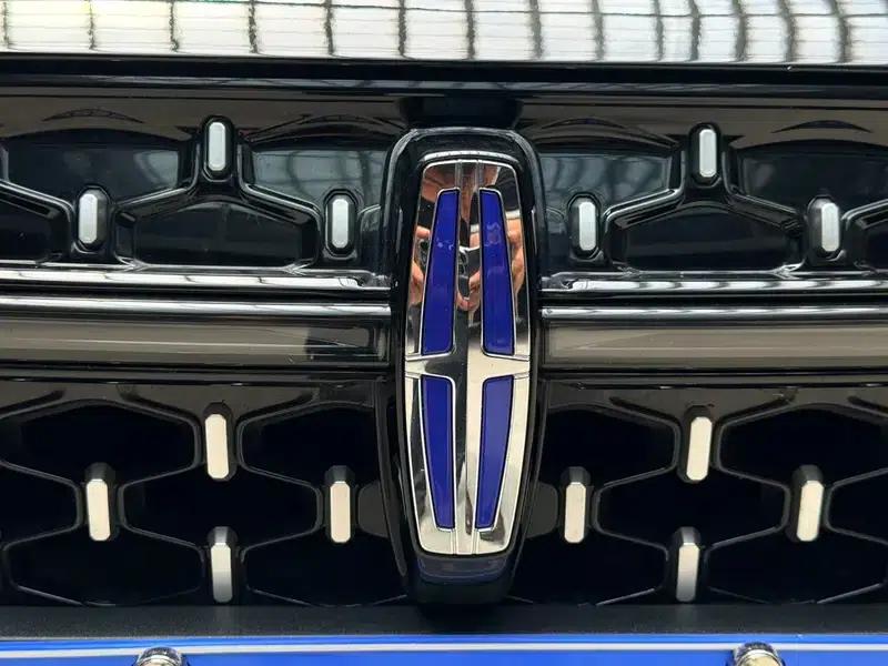 Lincoln Z 2025 2.0T Two-Wheel Drive Premium Hybrid — миниатюра 9