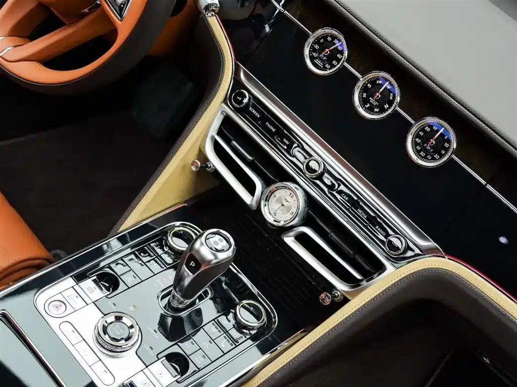 Flying Spur Plug-in Hybrid 2025 4.0T V8 Mulliner — миниатюра 19
