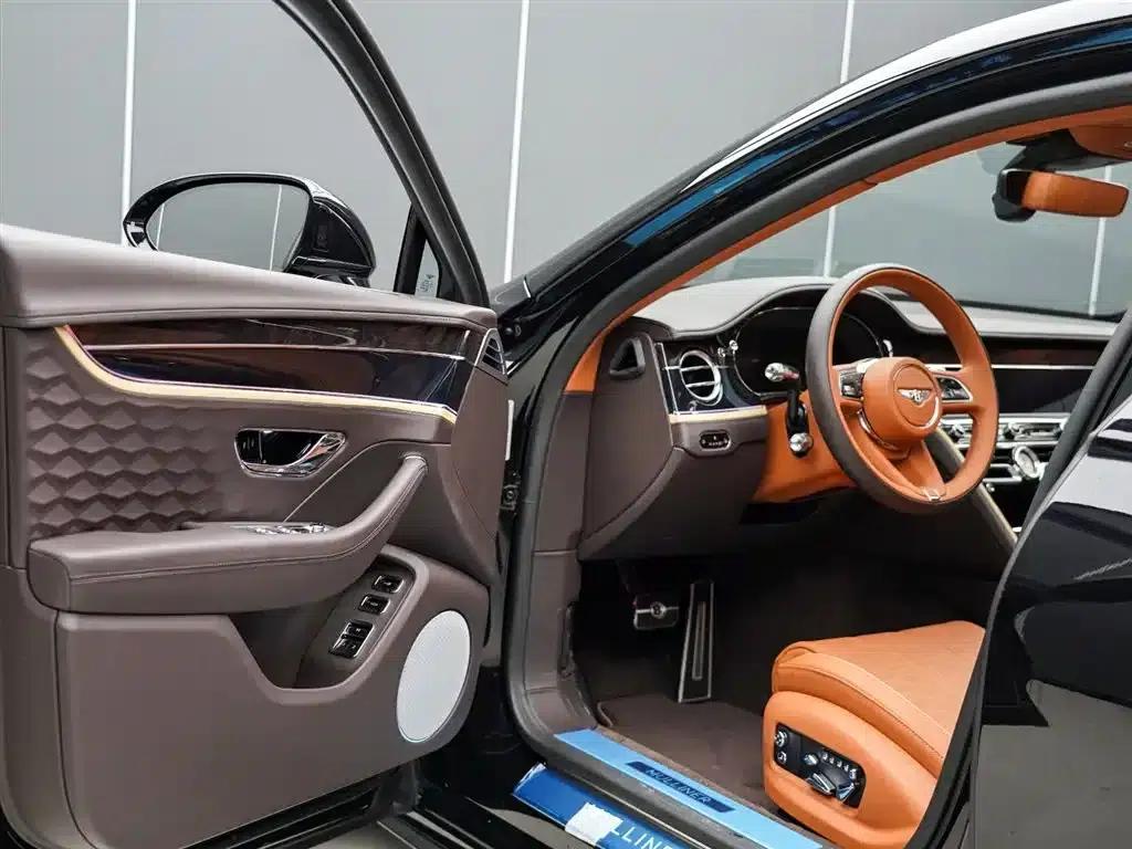 Flying Spur Plug-in Hybrid 2025 4.0T V8 Mulliner — миниатюра 23