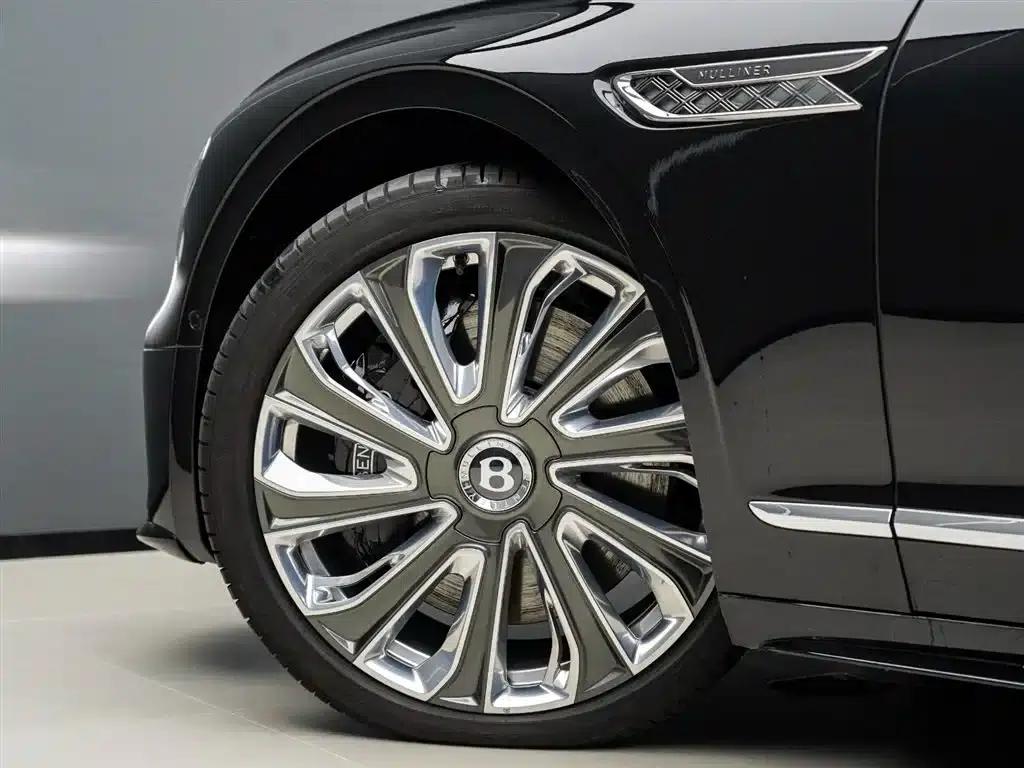 Flying Spur Plug-in Hybrid 2025 4.0T V8 Mulliner — миниатюра 6