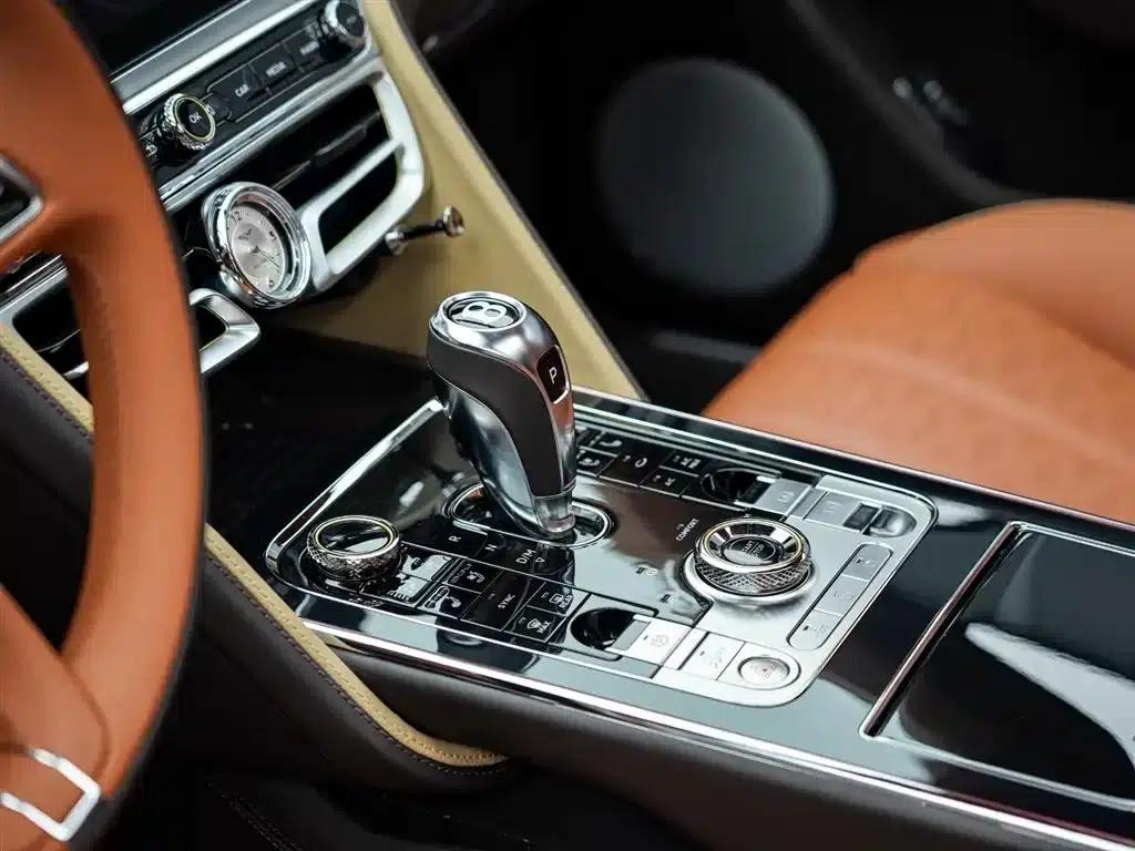 Flying Spur Plug-in Hybrid 2025 4.0T V8 Mulliner — миниатюра 8