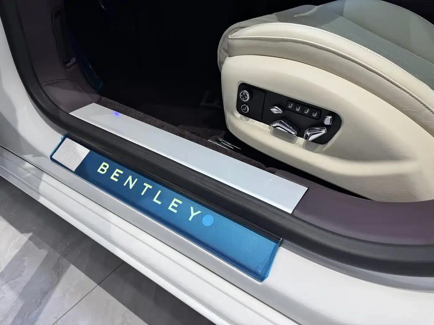 2024 Flying Spur Plug-in Hybrid 2.9T V6 Hybrid — миниатюра 18