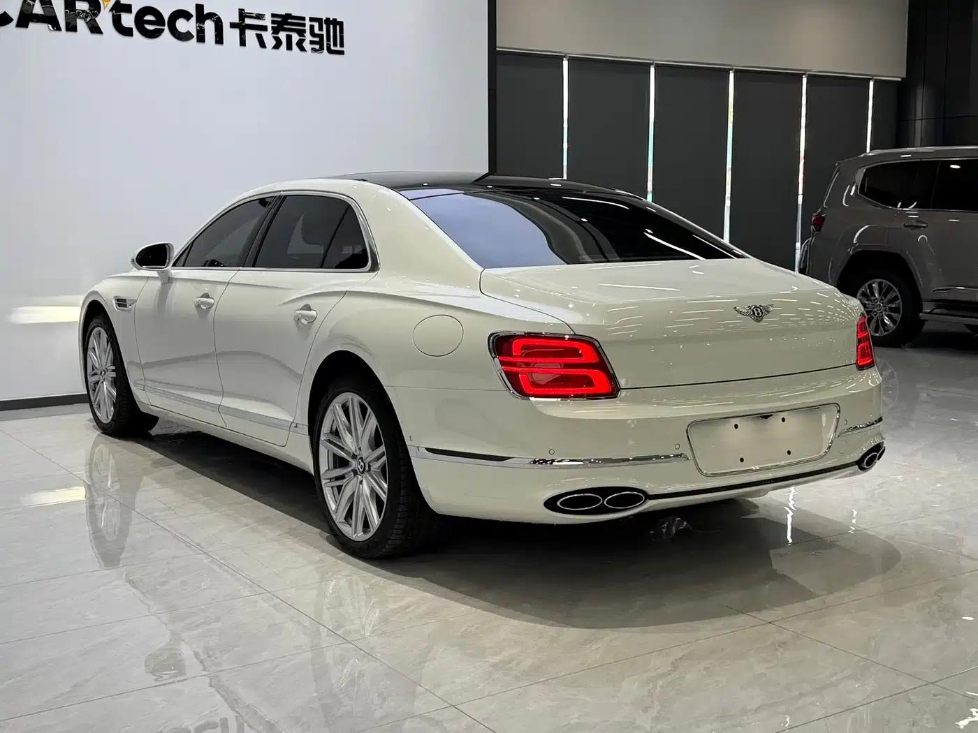 2024 Flying Spur Plug-in Hybrid 2.9T V6 Hybrid — миниатюра 5