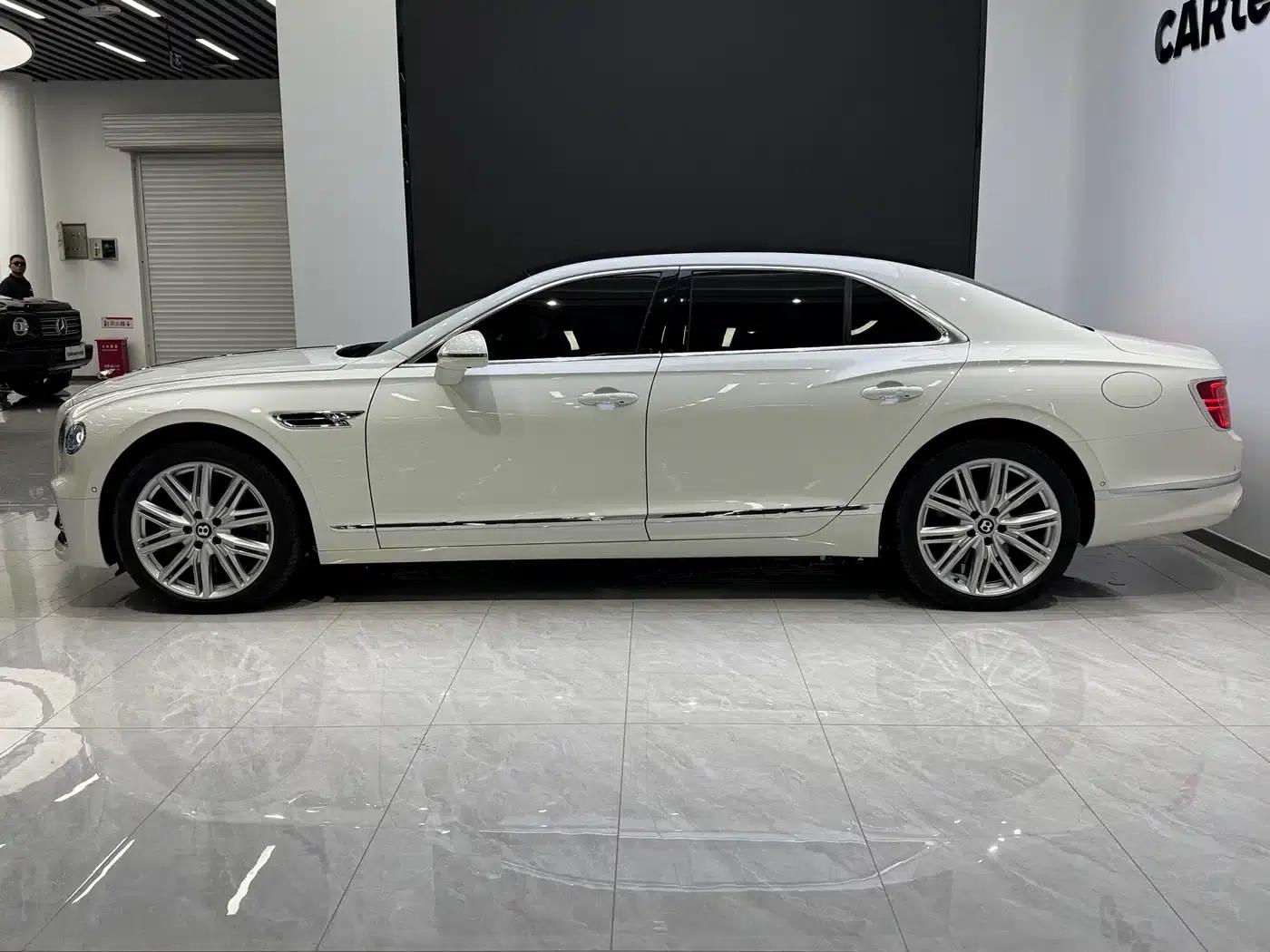 2024 Flying Spur Plug-in Hybrid 2.9T V6 Hybrid — миниатюра 7
