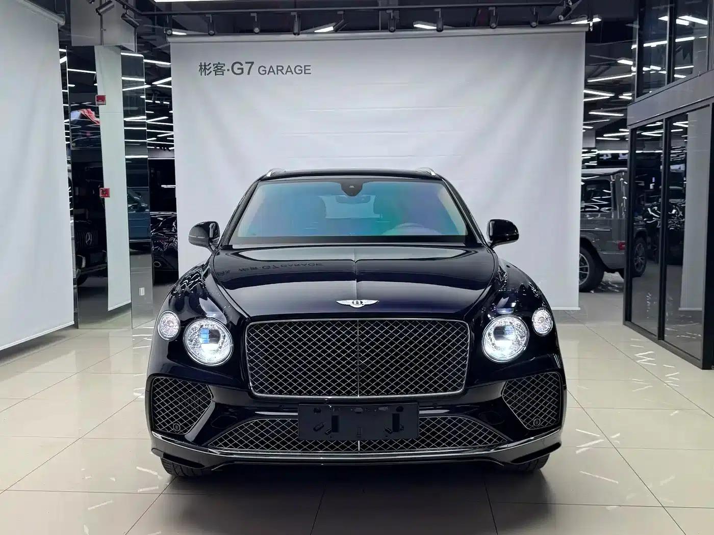 Bentayga Plug-in Hybrid 2021 3.0T PHEV — миниатюра 2