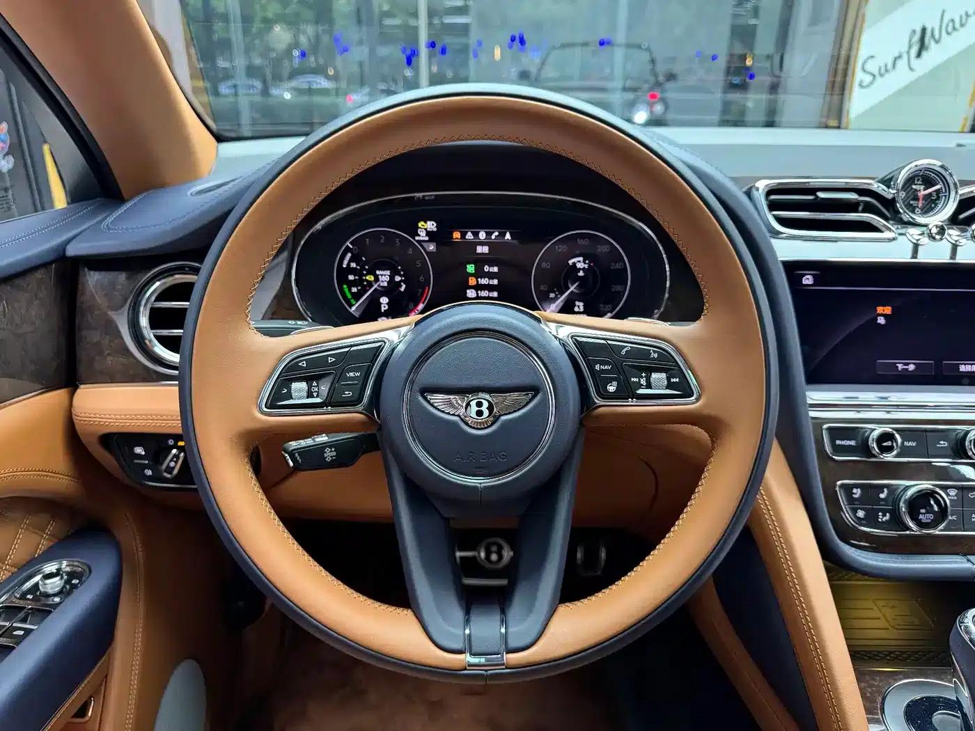 Bentayga Plug-in Hybrid 2021 3.0T PHEV — миниатюра 13