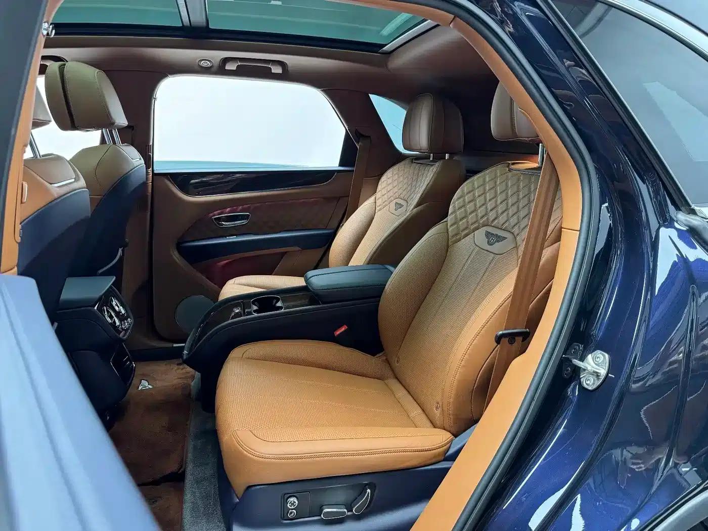 Bentayga Plug-in Hybrid 2021 3.0T PHEV — миниатюра 20
