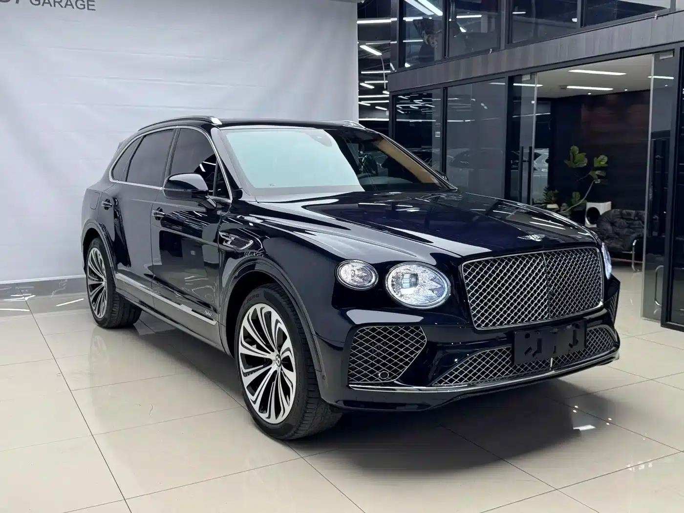 Bentayga Plug-in Hybrid 2021 3.0T PHEV — миниатюра 4