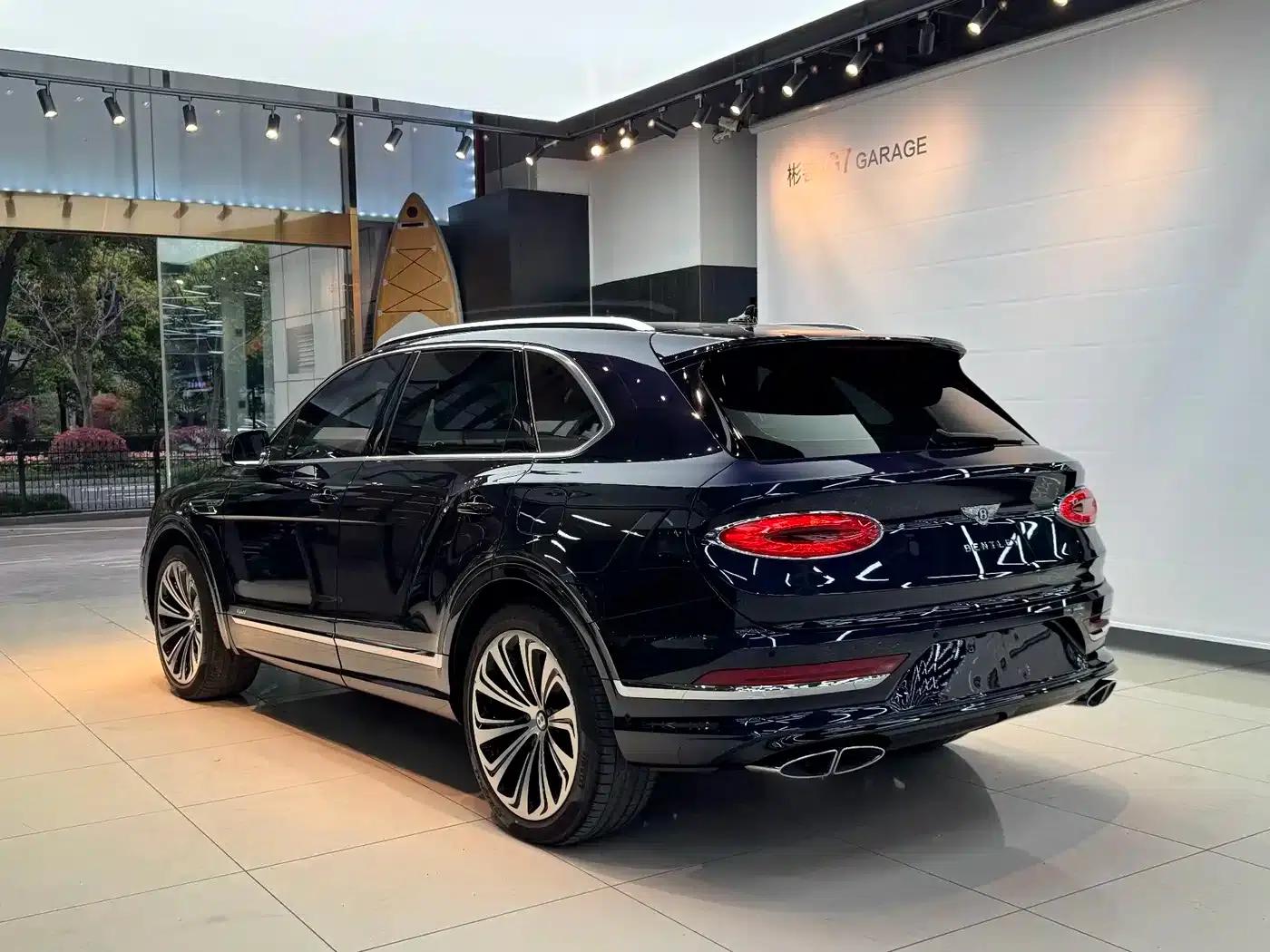Bentayga Plug-in Hybrid 2021 3.0T PHEV — миниатюра 5