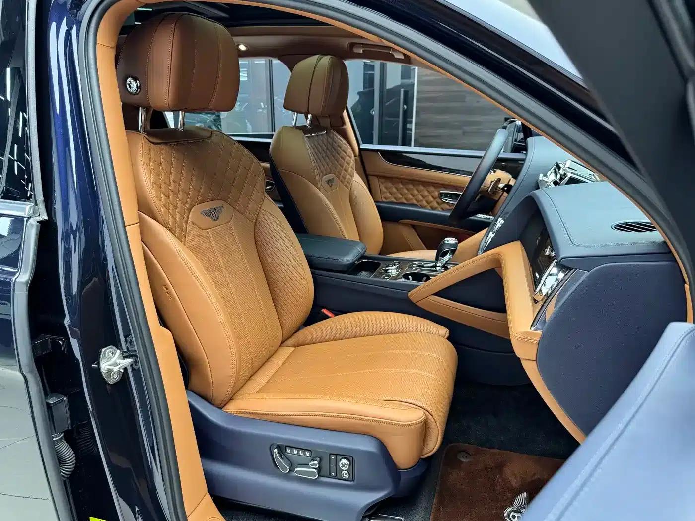 Bentayga Plug-in Hybrid 2021 3.0T PHEV — миниатюра 7