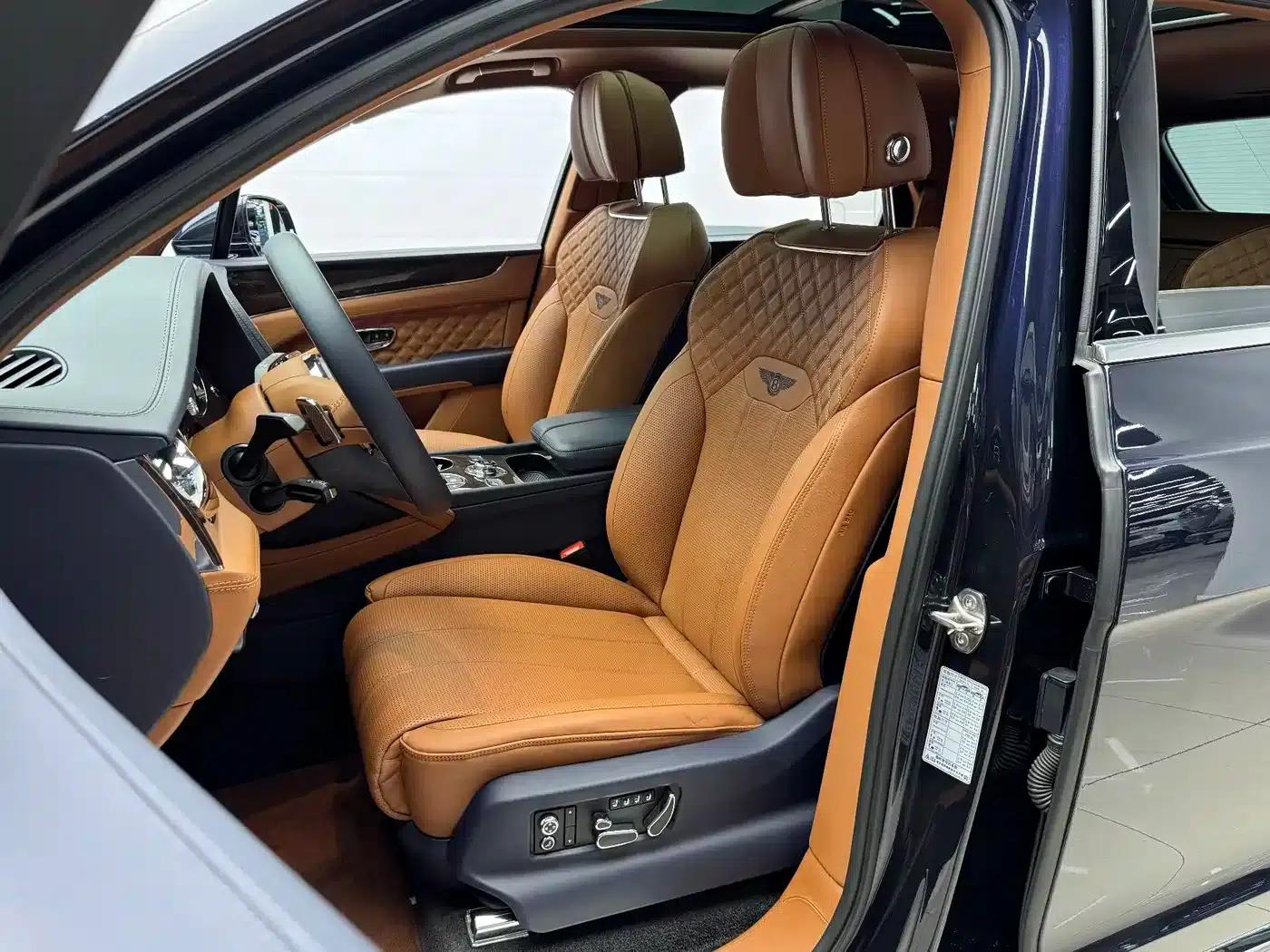 Bentayga Plug-in Hybrid 2021 3.0T PHEV — миниатюра 10