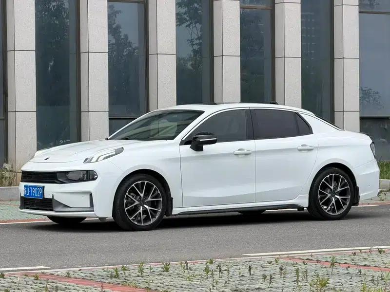 Lynk & Co 03 2019 1.5TD DCT Pro Edition — миниатюра 1