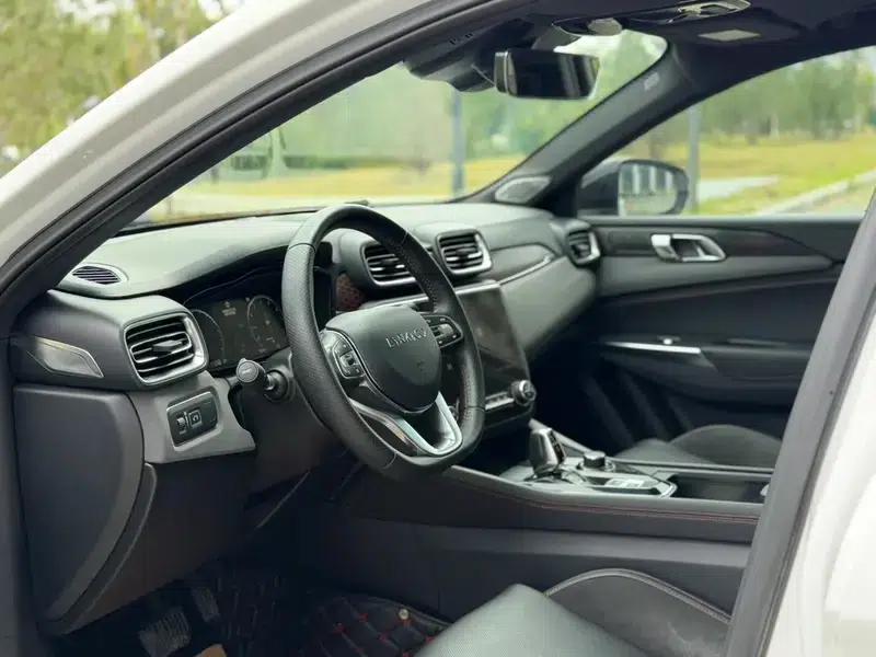 Lynk & Co 03 2019 1.5TD DCT Pro Edition — миниатюра 20